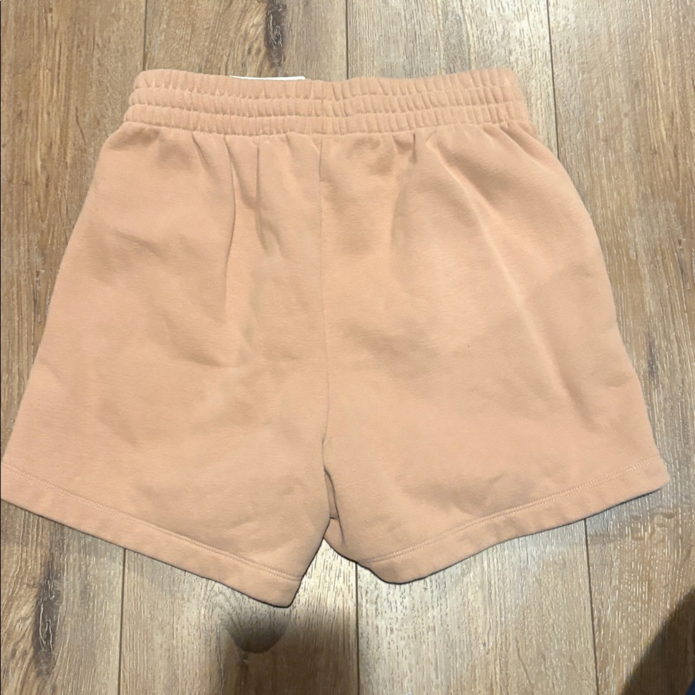 NWT women’s Abercrombie orange brown medium sweatshorts - Picture 2 of 3